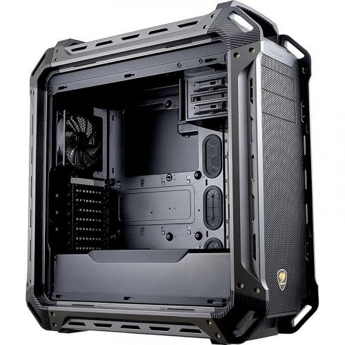 Schwarzes Gaming-Gehäuse mit offenen Slots und integriertem Lüfter