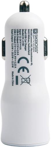 Weißes USB-Autoladegerät mit zwei Anschlüssen und CE-Kennzeichnung