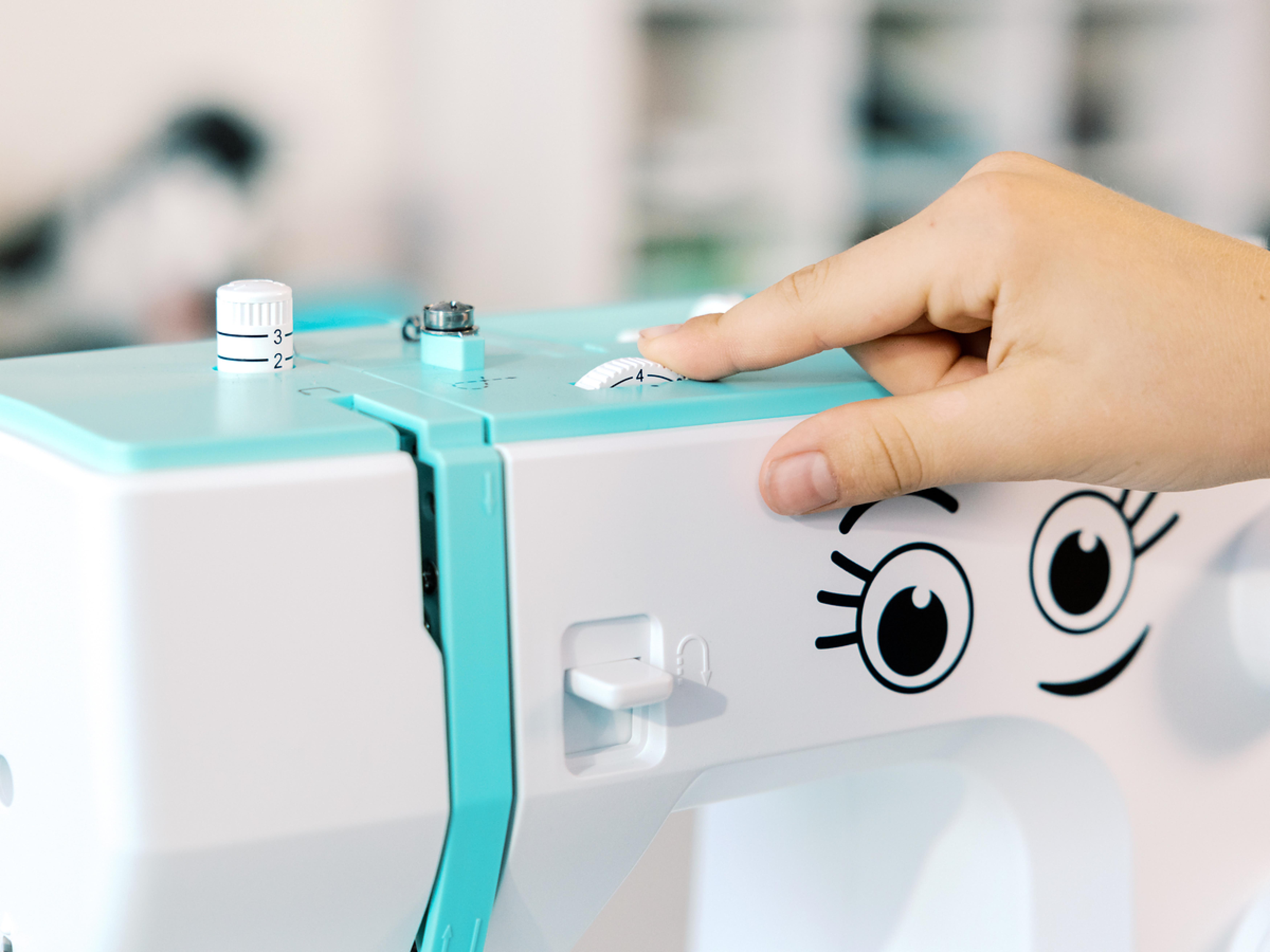 BERNETTE Freiarm Nähmaschine Sew&go Best Buddy - 13 Nähprogramme, Stichlänge, Stichbreite, Nähfuß einstellbar